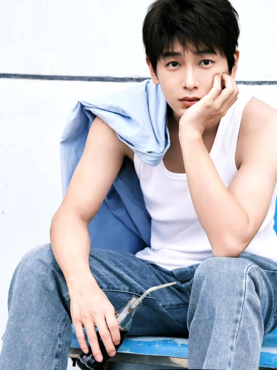 彭昱畅三十而立,拿到第19届长春电影节影帝,他再也不用羡慕张子枫了