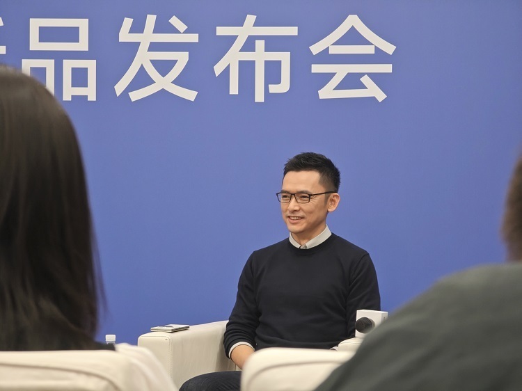 vivo副总裁黄韬vivoxfold3贴钱在做让折叠屏走向大众