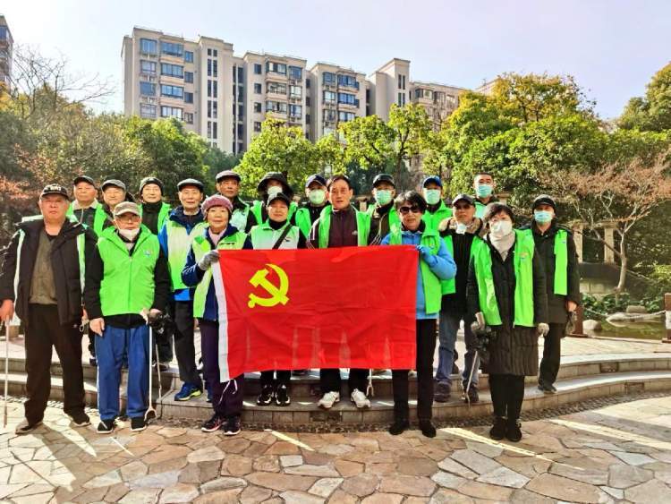 早上海志愿者活动,与"老有乐学"共舞,构筑和谐邻里关系_腾讯新闻