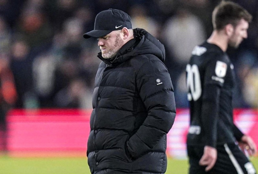 鲁尼是曼联队史最佳射手,足球历史上的顶级巨星,不过,小胖没有教练