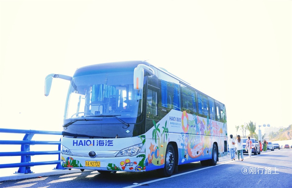 坐上环岛旅游公路观光巴士,看海南的山河日丽_腾讯新闻
