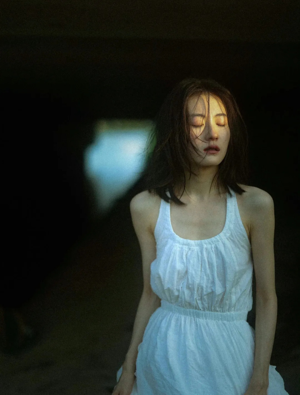 《唐探2》王乙：因《繁花》出圈，颜值堪比张柏芝，粉丝却不过万，她能火吗_腾讯新闻