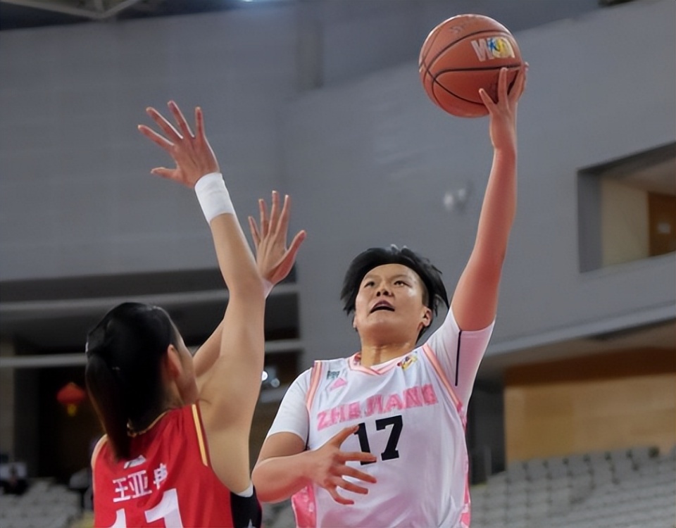 女篮21岁mvp中锋轰20 6,奥运季军才是李月汝最佳替身?_腾讯新闻