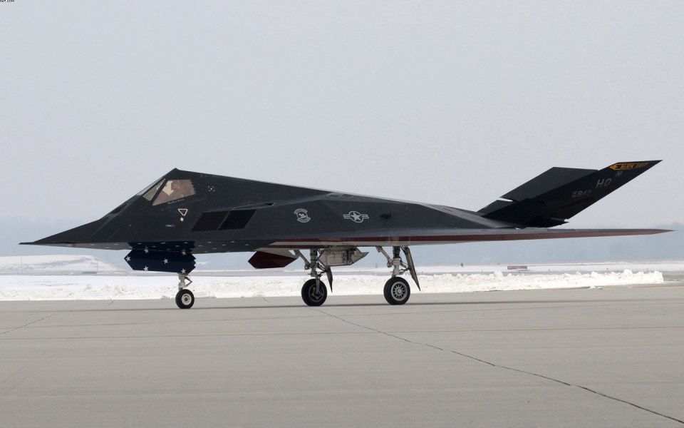 隐身战机被击坠首开记录——南联盟击落f117始末_腾讯新闻