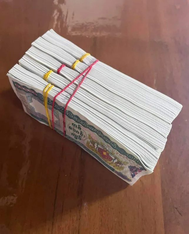 今天,缅甸银行,atm机可正常取款;很多kpay代理店关闭