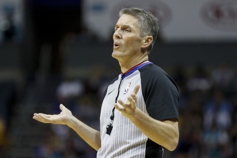 鸣不平库里布克杜兰特赛后不满驱逐保罗nba裁判回应来了