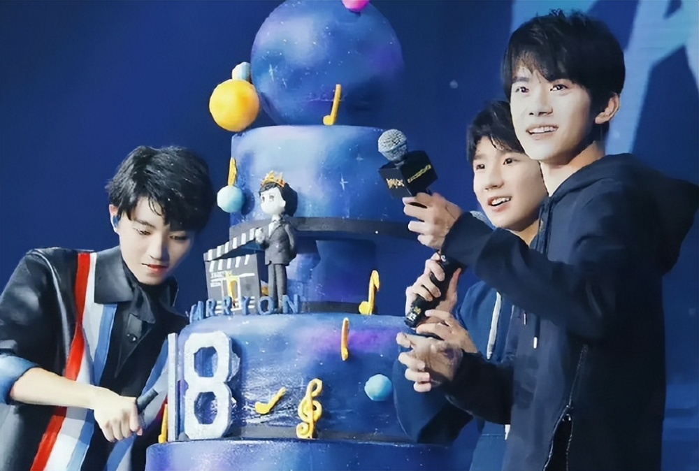 tfboys十周年演唱会将官宣?知情人:这是三小只最后一次合体!_腾讯新闻