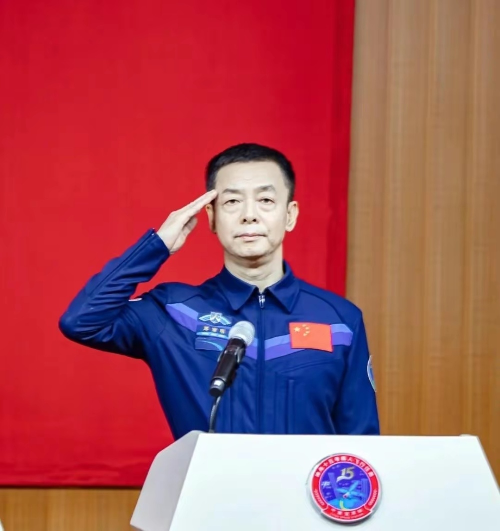 邓清明为圆梦太空坚持训练24年(邓清明为圆梦太空坚持训练24年观后感)