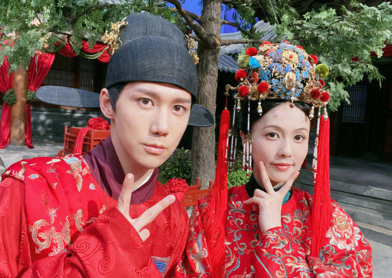 赵晴的"肿肿脸",张逸杰的"木头眼",挡不住我对这部剧真香了_腾讯新闻