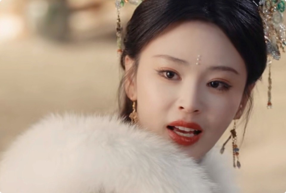 这4位“顶级颜值”的短剧女演员，个个都是一眼万年，一见误终身_腾讯新闻