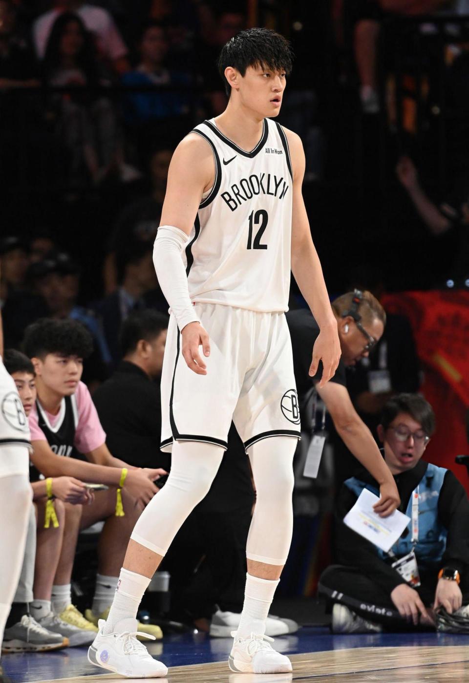 曾凡博首秀挂零仍获篮网将帅力挺：平时爱问问题 发挥不佳是紧张