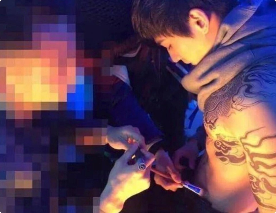 付辛博一身肌肉火出圈,打了多少"假肌肉"男明星的脸?