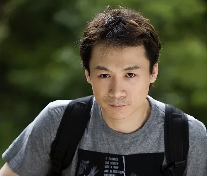 知名演员高虎被曝送外卖!已经息影八年,曾坦言不会复出_腾讯新闻