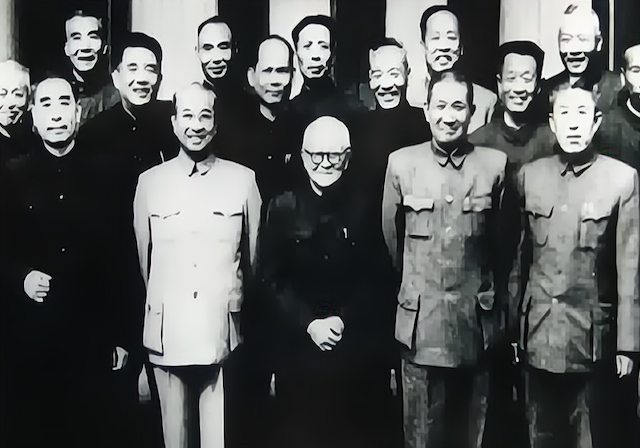搜狐：2024新澳今晚資料生肖表陳賡介紹國(guó)軍中將：這是我兄弟！主席反問(wèn)：你知道他是我什么人嗎