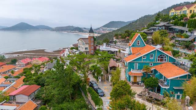 青岛崂山发现一个童话城堡,依山傍海,景色迷人