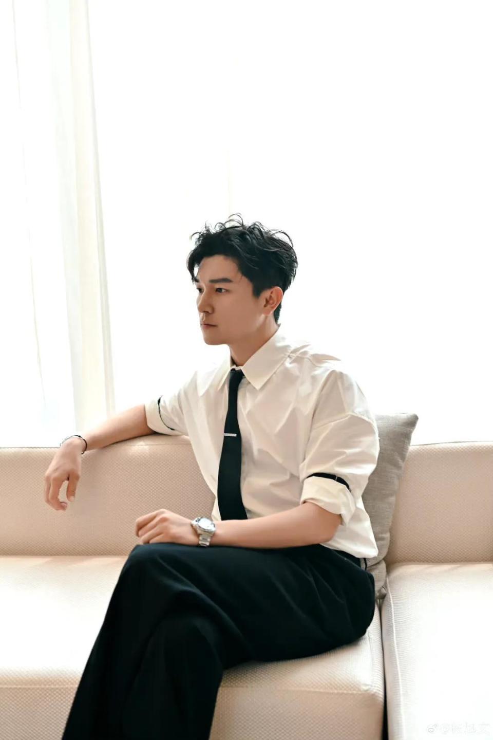 男演员身材管理很重要,看《唐朝诡事录2》杨旭文,美食当前只啃草