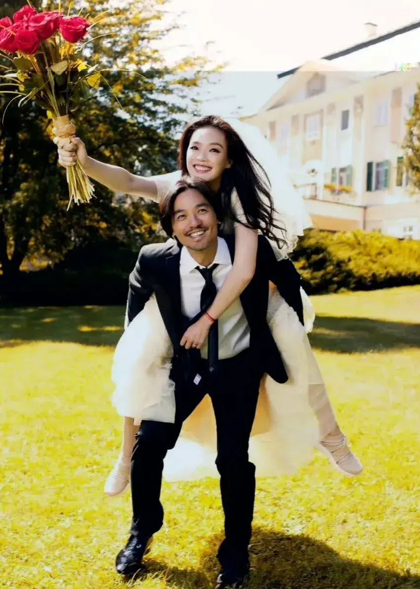 冯德伦用纸戒指求婚舒淇,具俊晔为大s画了戒指,两者区别在哪?