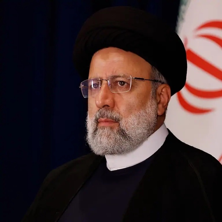 伊朗总统易卜拉欣·莱西在直升机失事中丧生.救援人员没有发现幸存者