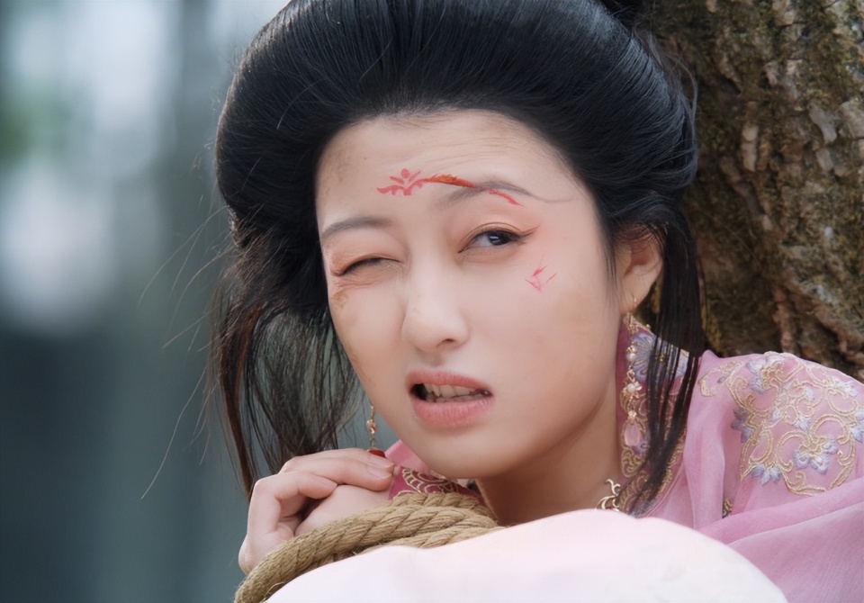 全程白眼一惊一乍25岁苏梦芸出手把演技炸裂玩出新花样