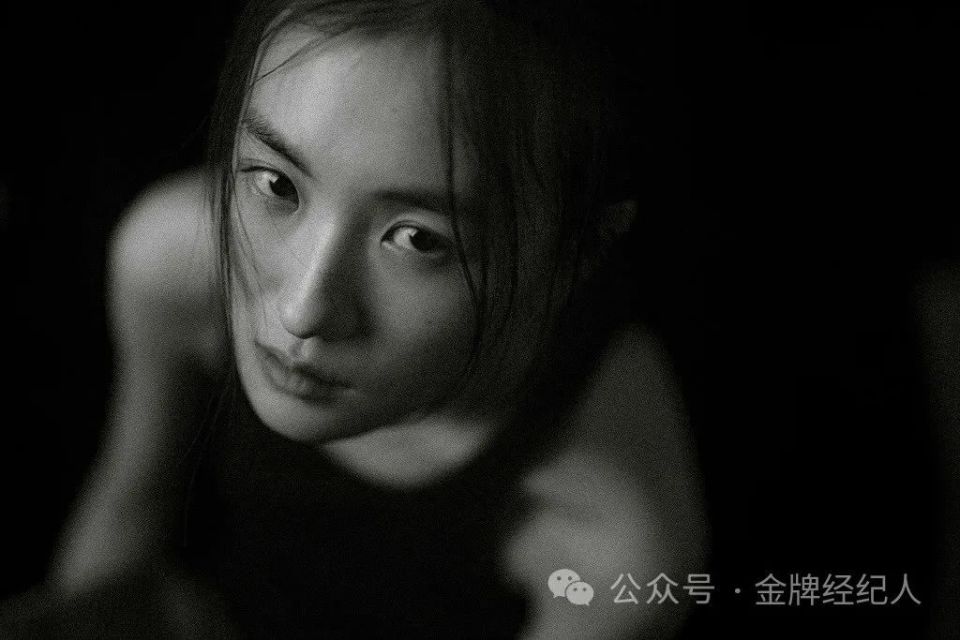 专访《繁花》“小江西”王乙：从排练演员到正式演员，不只是「撞大运」_腾讯新闻