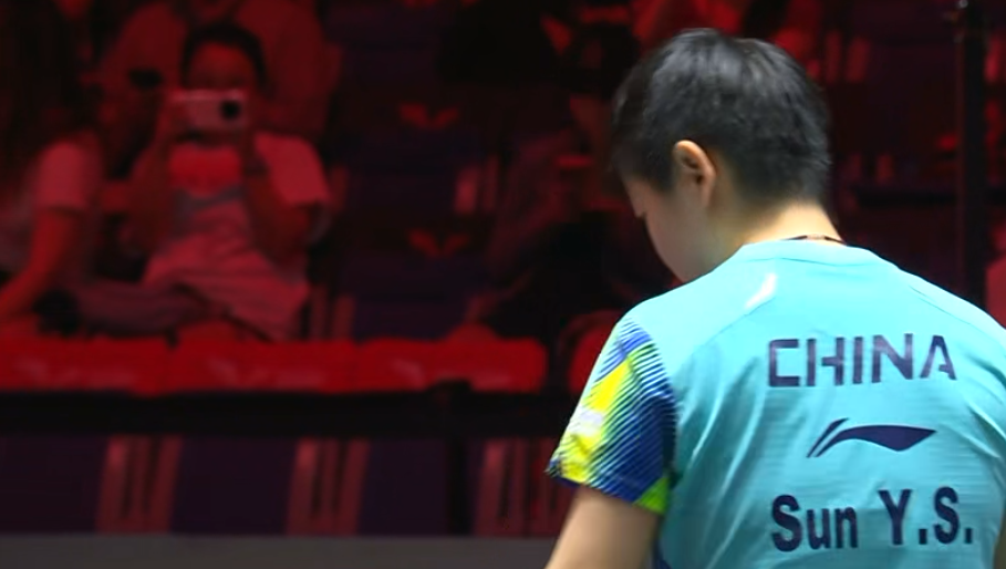 孫穎莎訓練時突遇意外，光着一隻腳離開引發熱議，馬琳知曉後滿眼心疼 - 