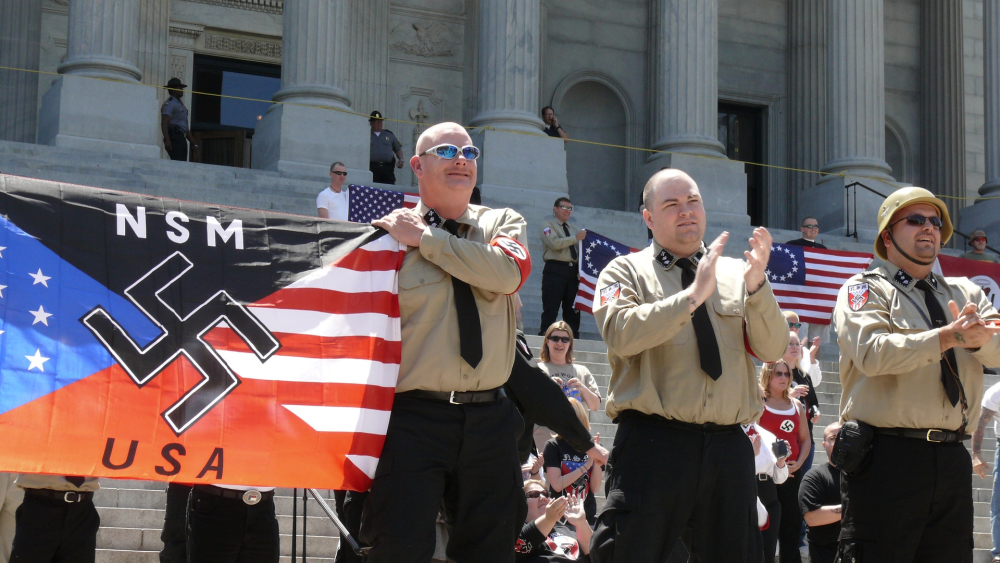 出柜变性反白人至上3k党领袖的孩子拒绝继承父辈的思想