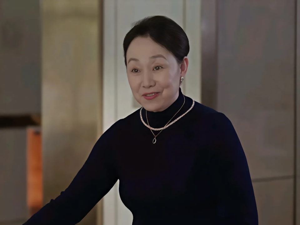 康群智:演恶婆婆被骂,嫁给小男人,生下帅儿子,年近七十很幸福