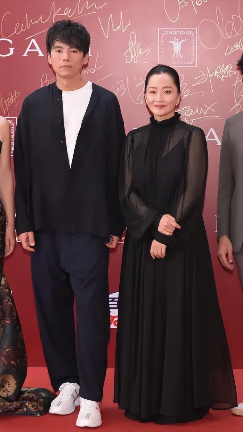 愛(ài)奇藝：2025新奧門資料大全正版資料上影節(jié)閉幕亮點(diǎn)：周迅也太低調(diào)了，黃曉明拿影帝，周筆暢又亂穿