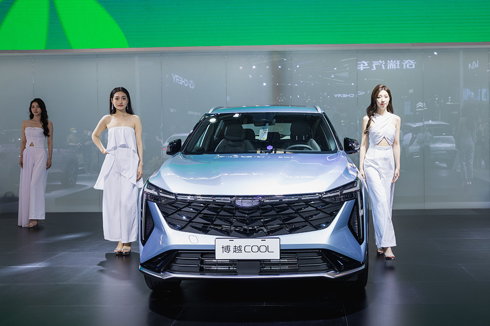 重庆车展品鉴吉利博越cool,精致,智能的性价比suv,10.28万起_腾讯新闻