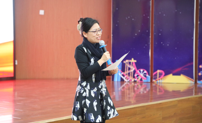 区白家庄小学教育集团副校长魏华丽为大家介绍了白家庄小学的基本情况