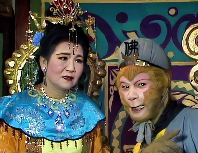 德艺双馨老艺术家赵丽蓉:曲折一生,人生最后十年绽放最美火花_腾讯