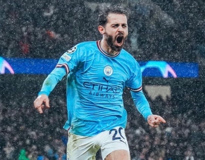 二选一!曝曼城同意b席夏窗离队,巴萨拒绝放弃,巴黎优势明显