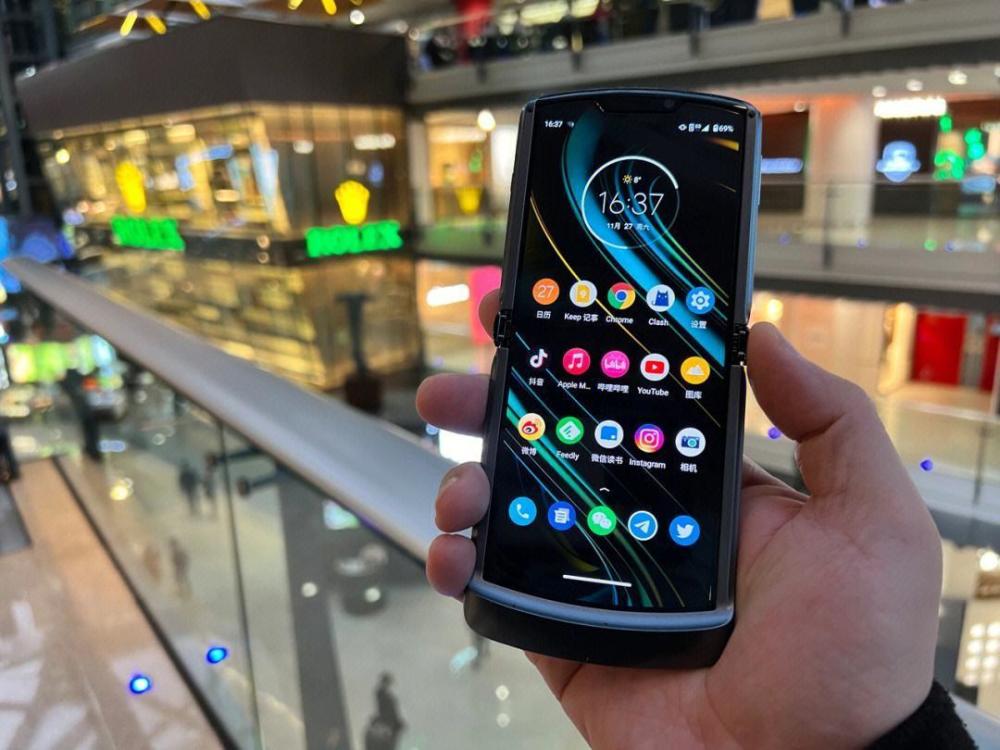 摩托罗拉motorolarazr2023折叠屏手机曝光采用混搭配色