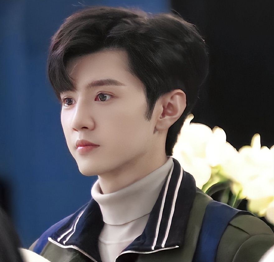 凭颜值圈粉,以实力证明自己,陈哲远离爆火还有多远?