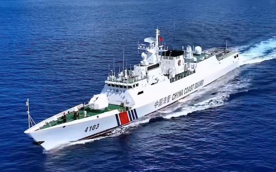 中国056海警船被菲船撞出3个洞警告已不起作用该换一种方式了