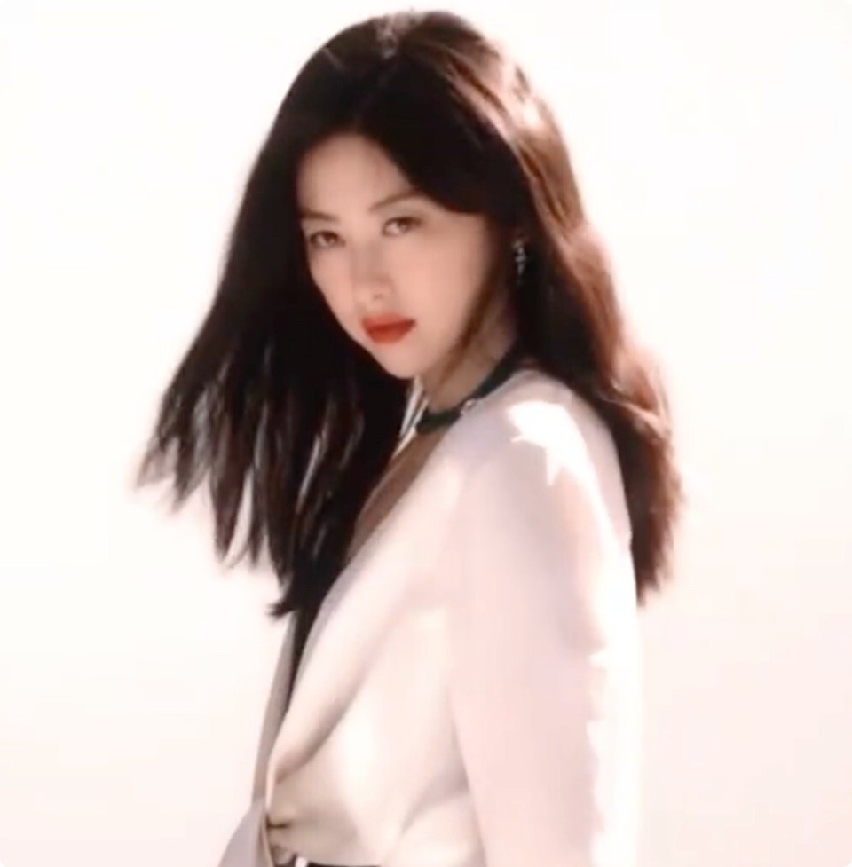 一向“艳压”别人的刘亦菲，这一次，可能要被女配“狠狠”上一课-腾讯新闻