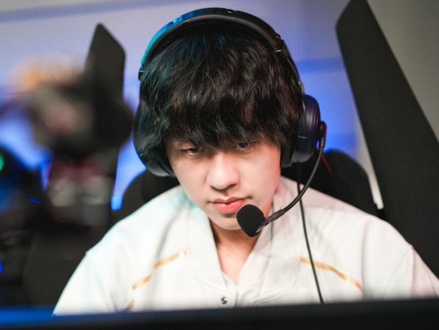 rng下路组合职业态度有问题lwx一周训练5场小明只有3场