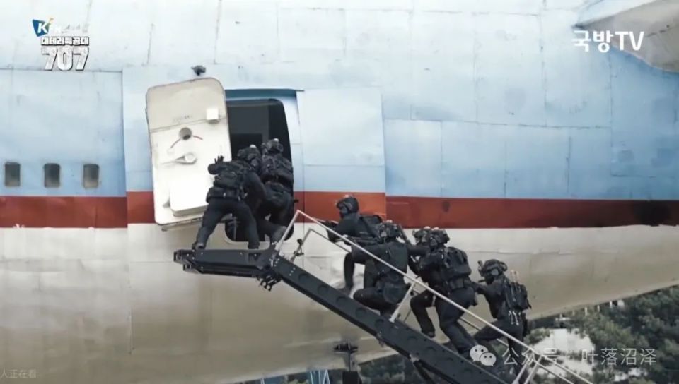 【反劫机】世界一流反恐单位反劫机演练的阶段画面