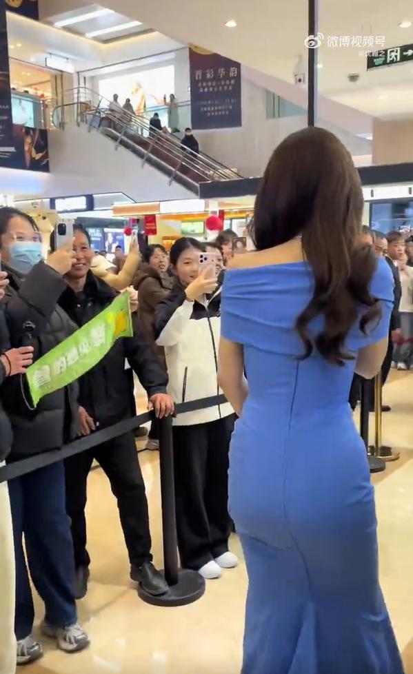 晉城這一天，身材曼妙有致、不裝嫩、不硬凹的曾黎，定義了什麼叫仙女下凡 - 