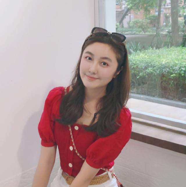 "点读机女孩"高君雨患脑瘤,剃光头准备开颅手术,瘦到体重不足90斤