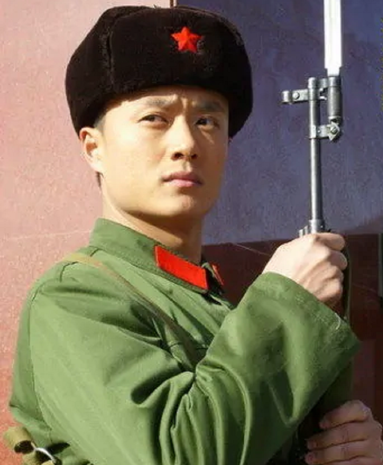 提起演员吴健的名字,或许有的人会有些陌生,但提到他扮演的角色你一定