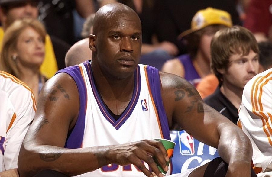 离开科比率先拿第4冠的奥尼尔后来生涯如何?搭档3位,5