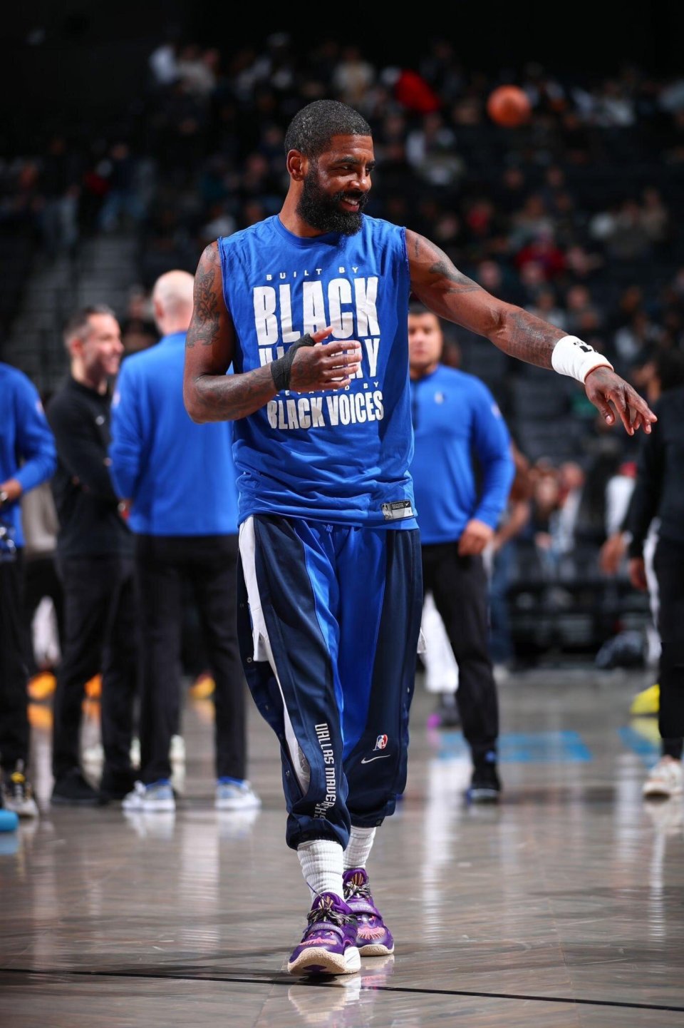 东欧71 20拒绝逆转:东契奇遭袭裆仍征服客场 欧文手刃前东家_腾讯新闻