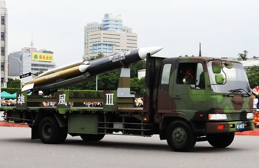 台军先下手为强雄风导弹已就位邱国正不自量力战斗随时打响