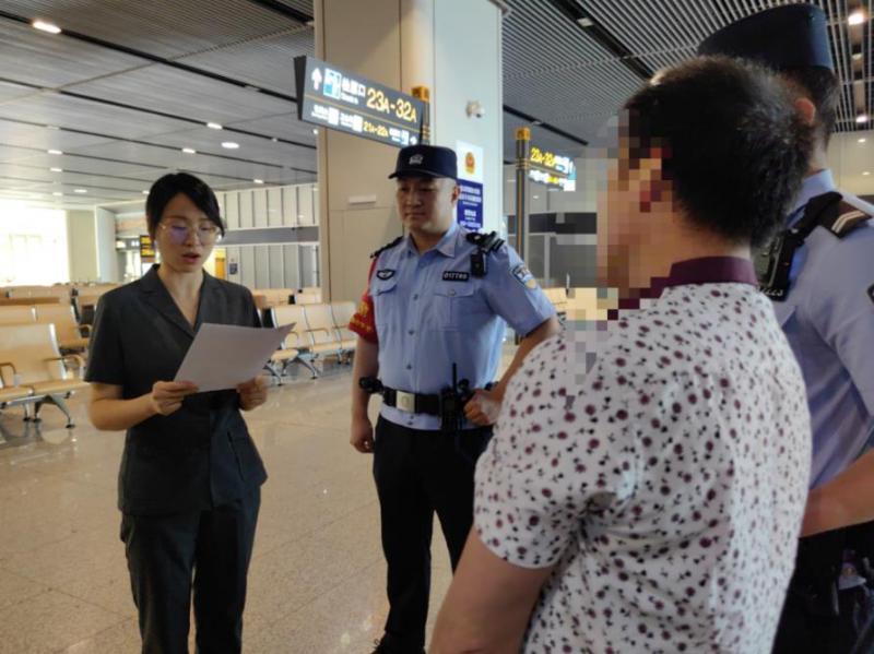 北京铁警与法院联动擒"老赖" 已有6名被执行人在北京丰台站被抓