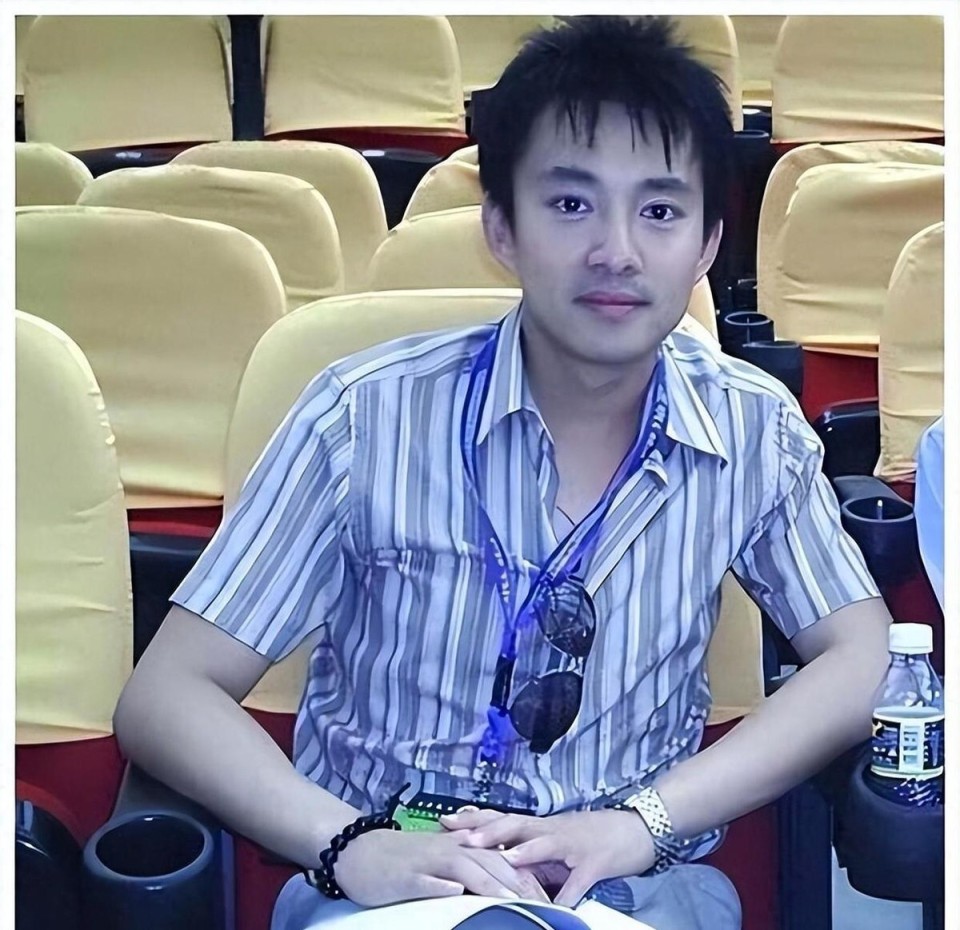 前央视主持人亚宁回归，与朱丹同台气场依旧，他的隐退成就了何炅_腾讯新闻