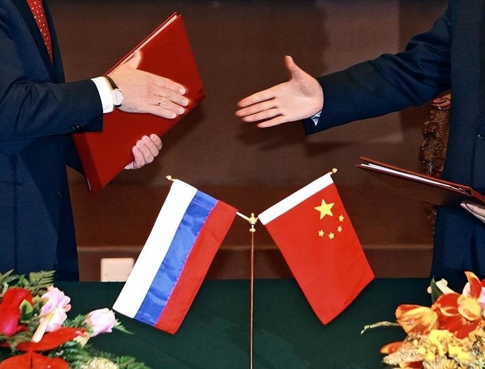 佩斯科夫不上记者当,就中俄关系明确表态,美国把欧洲变成盘中餐_腾讯