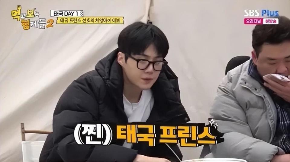 韩国知名男星,自认为人气很高,机场没有粉丝接机,他表示很难过_腾讯