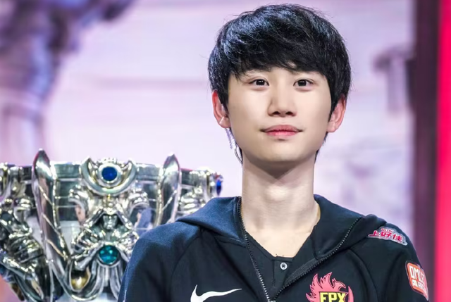 韦神表示他们不可能赢doinb,doinb比其他几个人厉害太多了,而且英雄