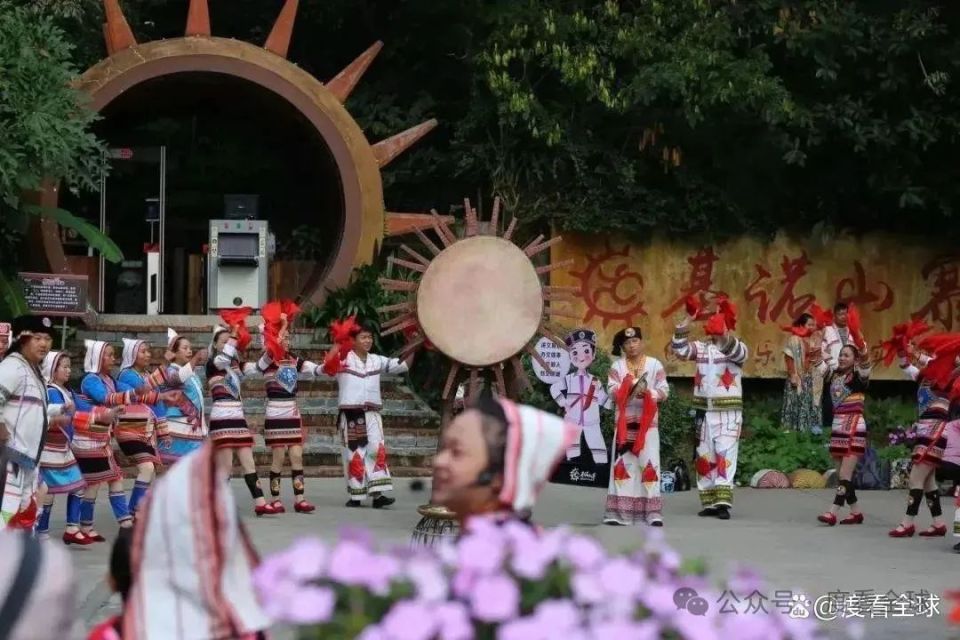 基诺山寨景区介绍,感受原始森林魅力,体验基诺族独特文化!